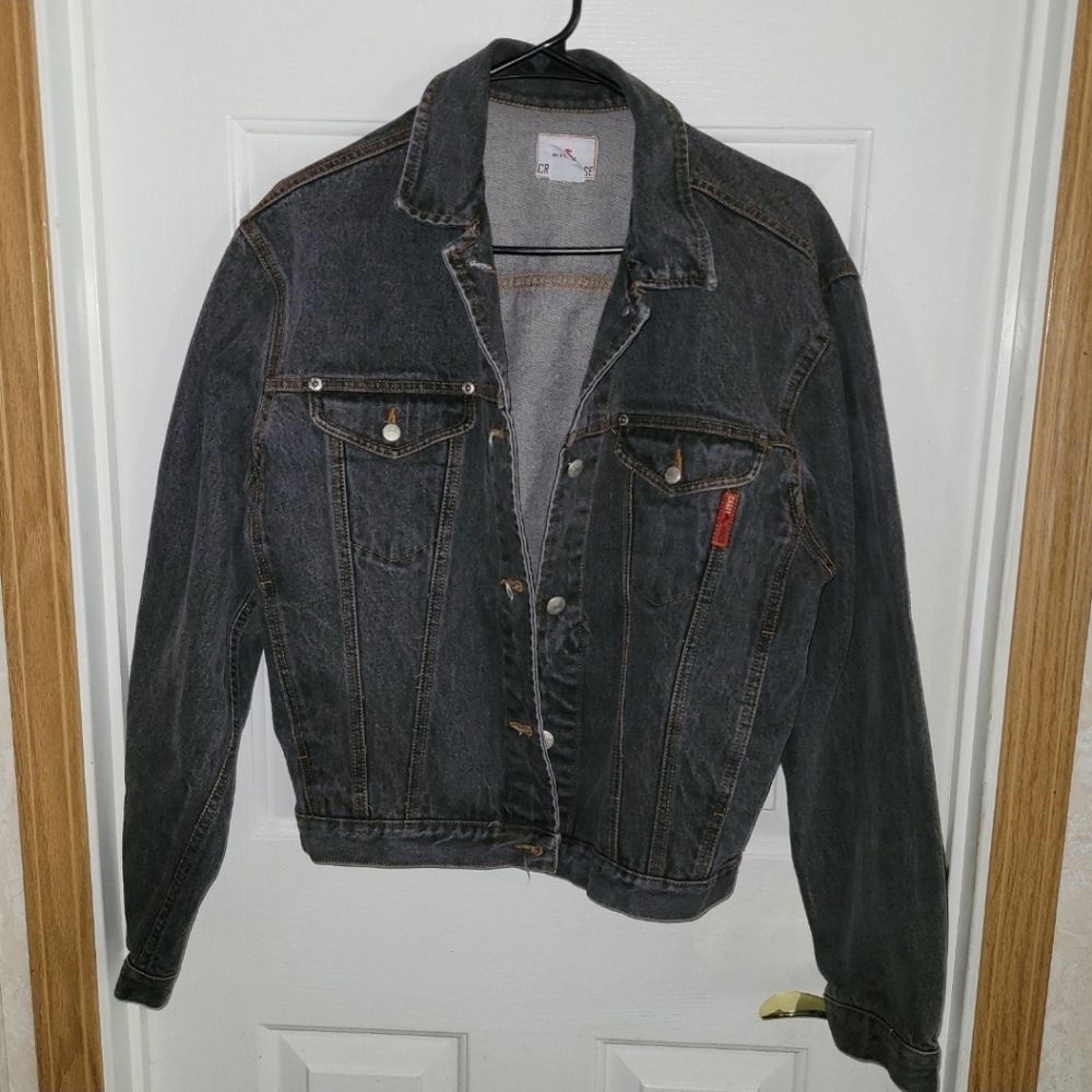 🛍Crazy Horse Black Denim Jacket Women Size Medium (small stitching issue on bac